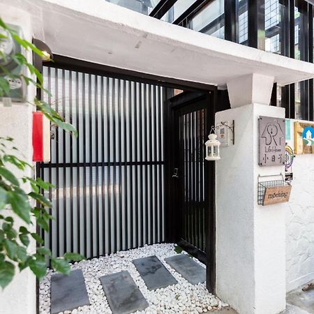 Отель Tainan Little Day Экстерьер фото