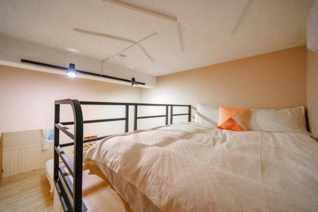 Отель Tainan Little Day Экстерьер фото